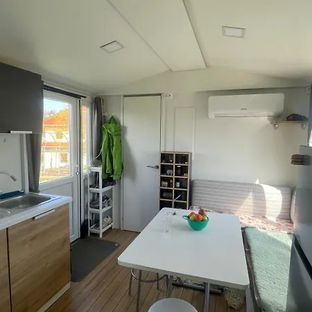 Romantisches Tiny House über den Weinbergen Apartamento Trzec